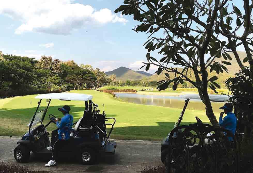 Ron M Carl in suunnittelema Alpine Golf Resort Chiang Mai ssa on uusittu ja avattu uudelleen vuonna 2008.