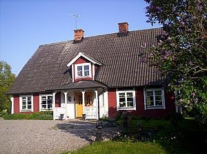 15 RETKEILYÄ NUUKSION SIENIRETKI La 1.9 klo 9.15 13.40 Retkellä tutkitaan luonnosta löytyviä sieniä. Varaa mukaan omat sienestysvälineet ja eväät.