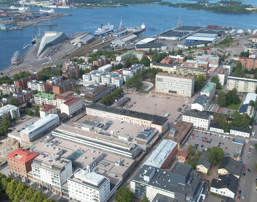 Tontti tarjoaa lisäksi hyvät mahdollisuudet pysäköinnin rakentamiselle. Kauppatorin vieressä oleva Pohjolantalon tontti on tuoreen asemakaavan mukaan uudistettavissa.
