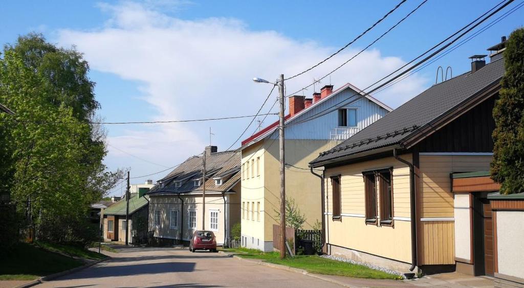 32 Alueella on kunnostuksen tarpeessa olevia pientaloja, joiden kunnostaminen ja säilyminen ovat tärkeässä osassa alueen omaleimaisen ilmeen kehittämisessä.