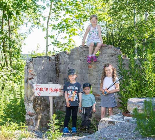 Det blir festdag den 16 juni och denna sommar öppnas två nya utställningar, den ena med sällsynta meteoriter och den andra med gamla jordbruksmaskiner.