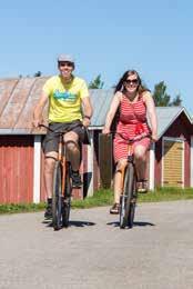 Vill du cykla snabbare så är det också möjligt. Det går att cykla hela rutten på en dag. Rutten går längs med både asfalt- och grusvägar.