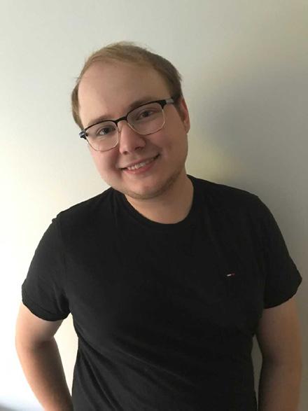 7 OPINTONEUVOJAN TERVEHDYS Hei! Onnittelut opiskelupaikastasi ja tervetuloa tutalle. Mie olen Aaro Hassinen, 22-vuotias ja kotoisin Lappeenrannasta.