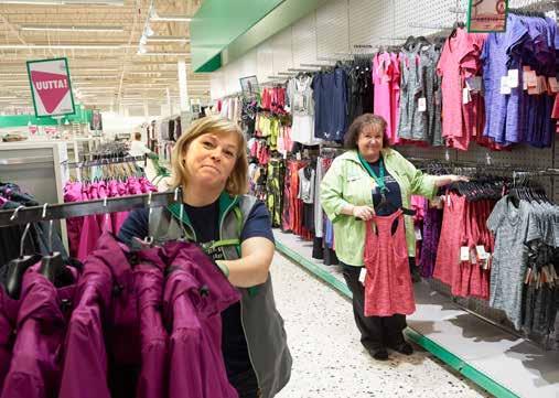 Esimerkiksi lehtihyllystä omat suosikit on todella helppo ja nopea löytää, kuvailee