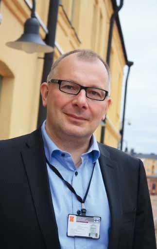 Y L L Ä P I T O Asiakastukikeskus ohjaa puolustuskiinteistöjen huoltoa ja ylläpitoa Kännykästä kiinteistöasiantuntijan tärkeä työkalu Rakennuslaitoksen asiakastukikeskus aloittaa toimintansa 1.4.2015.