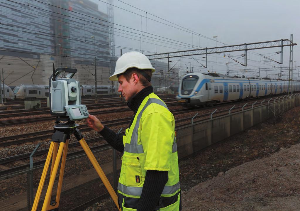 Trimble CU Maastotietokone MONIKÄYTTÖINEN LAITTEESSA JA LAITTEEN ULKOPUOLELLA Kestävyyttä luotettavaan päivittäiseen käyttöön Kiinnitä suoraan S-sarjan kojeisiin, kun haluat mittauslaitteen