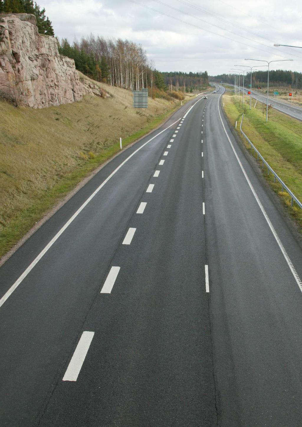 Kestävät asfaltti-, maanrakennusja maisemointityökalut vaativaan käyttöön!