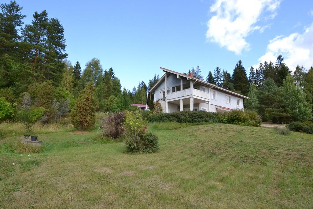 Omakotitalo Somero, Ollila Kohdenumero 525143 K,oh,4mh,wc,ph/wc,s,khh,tkh,pkh,var+terassi+parv., 170,0 m²/226,0 m² Kov. 2001 Energialuokka Ei e-tod. Mh. 188 000,00 Myllykulmantie 488.