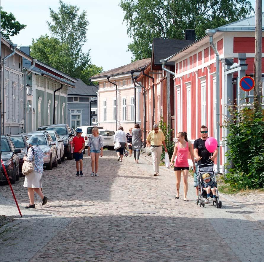 vartiossa istuvat koirat?