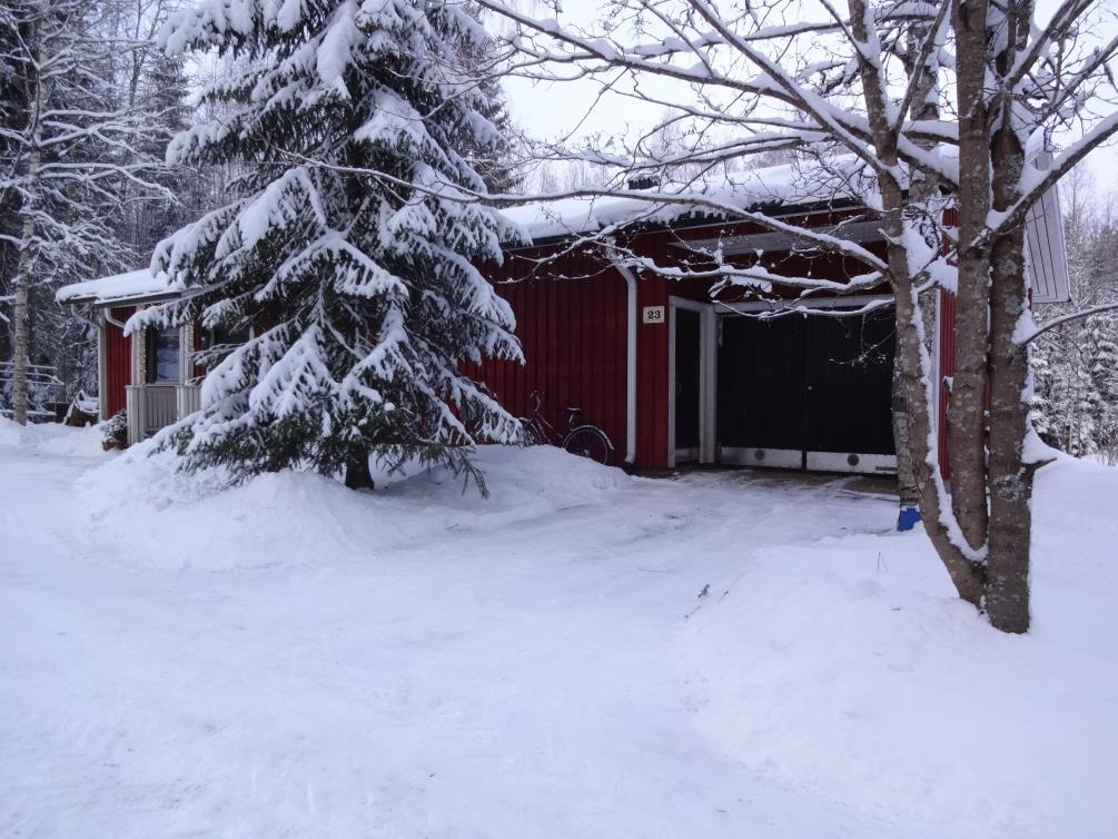 KOHDE 2 Lylytie 23 Kiinteistön yhteyshenkilöt: Arto Kantola/Arja Hämäläinen p. 040-3639693/040-7152085 Maanvarainen asuinrakennus.