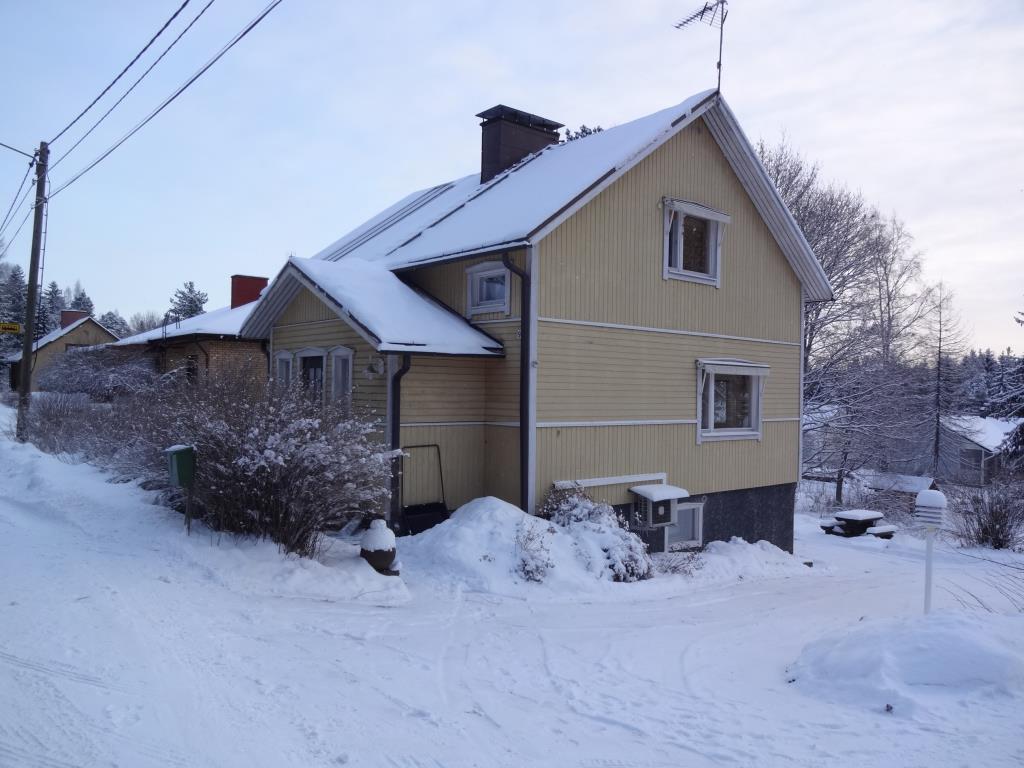 KOHDE 7 Kokonkatu 9 Kiinteistön yhteyshenkilö: Veijo Koivisto p. 0400-735902 Maanvarainen asuinrakennus. Kantavat rakenteet betonia/puuta.