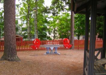 Ennaltaehkäisevänä toimenpiteitä ovat myös uusien ja saneerattavien kohteiden käyttäjäturvallisuusarvioiden sisällyttäminen suunnitelmiin, suunnitelmien tarkastaminen,
