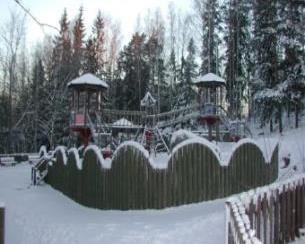 Talvikunnossapidettävät puistoleikkipaikat ovat Korson asukaspuisto, Sinirikonpuisto Tikkurilassa ja Viherpuiston asukaspuisto Martinlaaksossa.