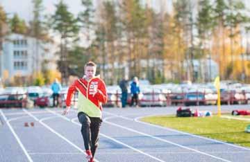 Rakennuslaitoksen Niinisalon paikallistoimisto vastasi kentän rakennuttamisesta. Kustannusarvio oli noin 900 000 euroa.