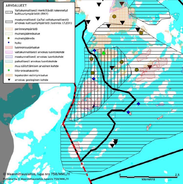 Maankohoamisen seurauksena umpeen kasvaneessa salmessa näkyy nykyisin kehityshistoriasta johtuva kasvillisuuden vyöhykkeisyys.