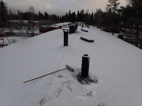 Kuten kohdassa 3.2.1. on esitetty alapohrakenne suositellaan uusittavaksi kokonaisuudessaan.