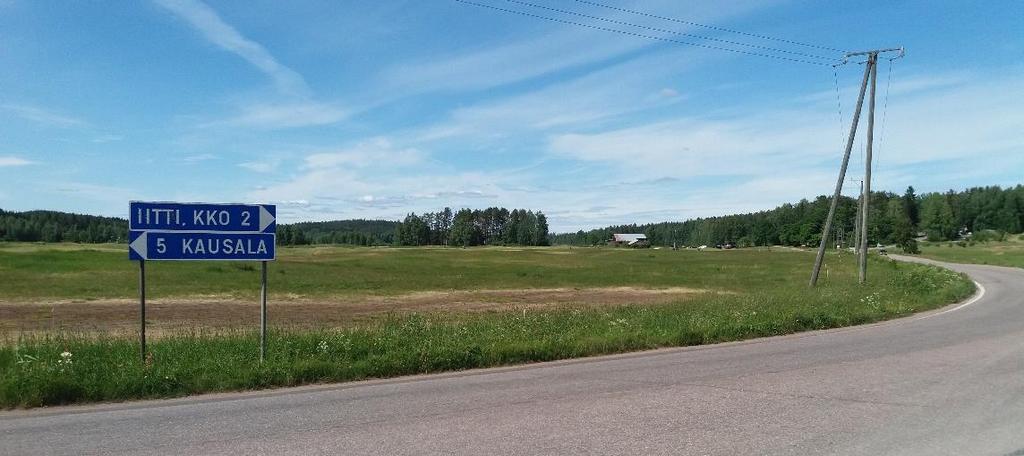 Parannetaan koulukuljetuspysäkkien turvallisuutta lisäämällä odotustilaa, parantamalla valaistusta ja rakentamalla pysäkkikatoksia.