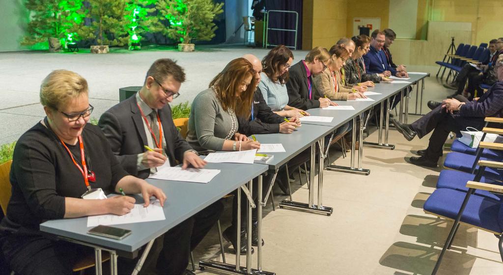 Viheralan järjestöjen sitoutuminen KESY-toimintatapaan ja eettisiin pelisääntöihin Viherpäivillä 2017. Viheralan neuvottelukunta (VihNe) piti ensimmäisen kokouksen ympäristöministeriössä marraskuussa.