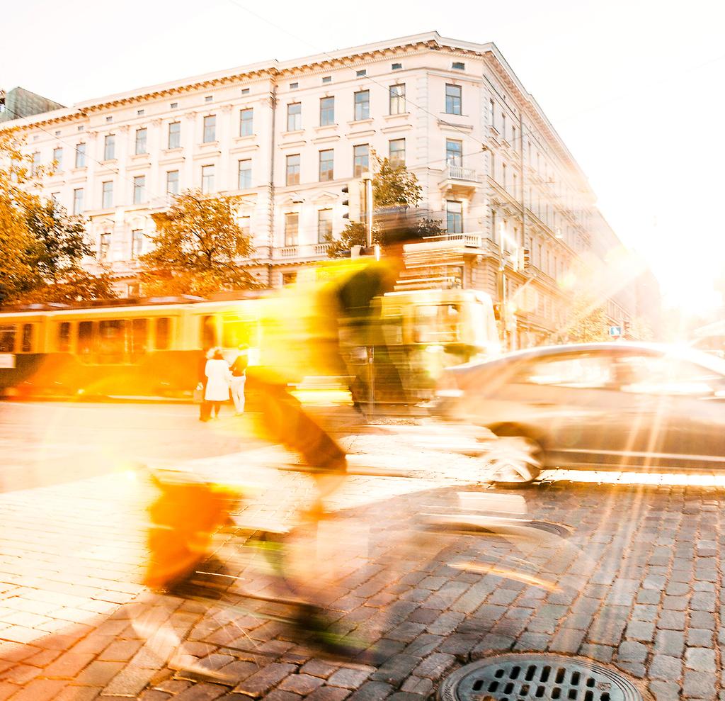 Suhdannekuva Helsingin seudun toimialarakenne Toimialojen vertailu Teollisuus Rakentaminen Kauppa Majoitus- ja ravitsemistoiminta Rahoitustoiminta Palvelut liike-elämälle Informaatio ja viestintä