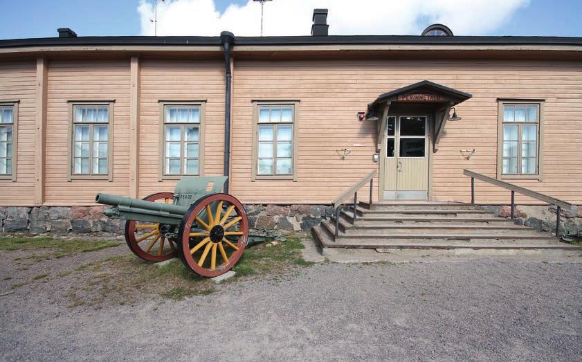 VISIO Parhaat palveluratkaisut Rakennuslaitos toimii puolustushallinnon ja muiden sidosryhmien asiantuntijaorganisaationa: kokonaistaloudellisesti tehokkaimmat kiinteistöjen ylläpito- ja