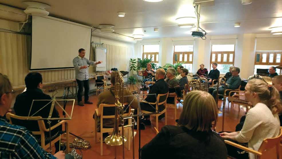 6 Soittokunnat Jarkko Aaltosen opetuksessa jokainen sai olla kapellimestarina Soittoleiri Silokallion kurssikeskuksessa Kullaalla 7.-8.10.