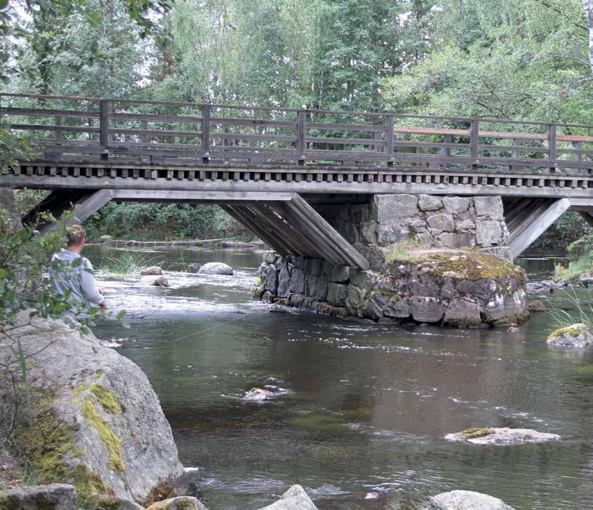 LIIKKUMINEN Kivisillat lopussa kiviholvin hinta oli jo kaksinkertainen vastaavaan betoniholviin verrattuna.