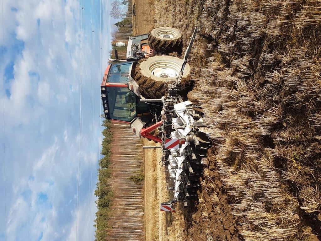 Hunsan strip till kevätkylvöt (rapsi, sokerijuurikas) Savimaat muokataan jo syksyllä kevätkylvöjä varten Keväällä ainoa