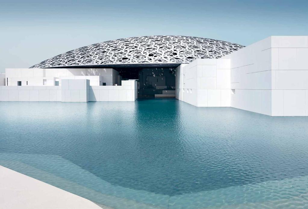 TUULAHDUKSIA MAAILMALTA TEKSTI MARJO TIIRIKKA KUVA MOHAMED SOMJI / LOUVRE ABU DHABI S EXTERIOR LOUVRE ABU DHABI Kupolin korkein kohta maan pinnasta on 36 metriä. Museotilaa on 8000 neliömetriä.