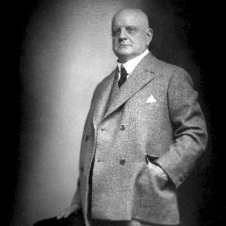 Det kortfattade Andante festivo avrundar Jean Sibelius produktion för stråkkvartett, ett format som han varit flitigt sysselsatt med under unga år, men bara undantagsvis senare i livet.
