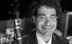 1984 fortsatte han sina studier i München vid Hochschule für Musik und Theater under ledning av Günther Passin där han avlade diplom i oboe och kammarmusik.