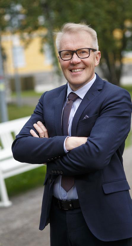 Lehto Group Oyj Innovatiivinen rakennusalan uudistaja Liiketoimintamalli Rakentamisessa liikkuu valtava määrä materiaaleja, maamassoista erilaisiin tuotteisiin ja pinnoitteisiin.