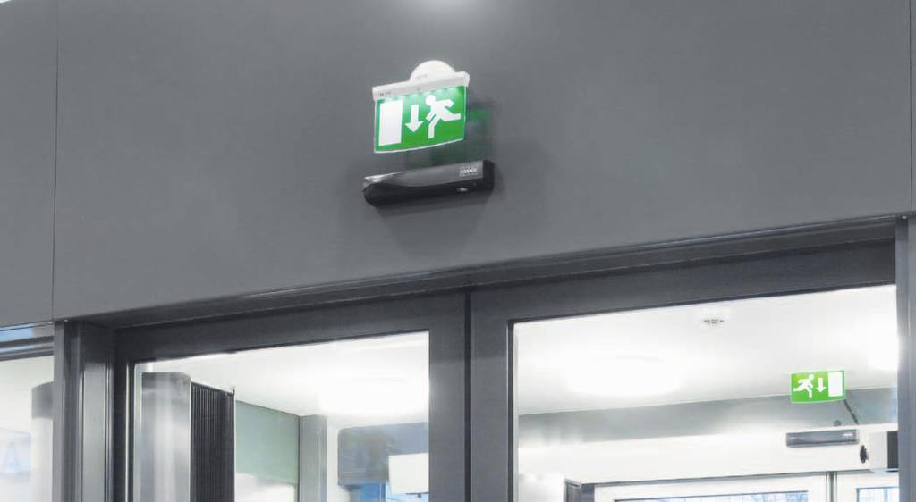 HÄTÄPOISTUMISTEIDEN OVET KONE SLIDING DOOR 65* - PANIIKKISARANOITU LIUKUOVI Paniikkisaranoitu liukuovi takaa henkilöturvallisuuden hätäpoistumistilanteiden aikana.