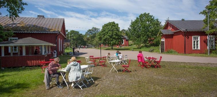 yhteysaluksilla yhteistyön paikka Vapaaehtoistyötä perinnemaisemissa