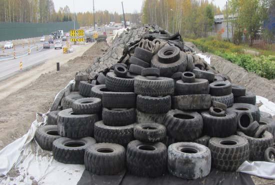 MAAPENKEREET JA MUUT TÄYTÖT MATERIAALIT MM. - Massastabiloidut savet, liejut, ruoppausmassat jne. - Moreeni, Helsinkimoreeni jne. - Siltti, savi, yms.