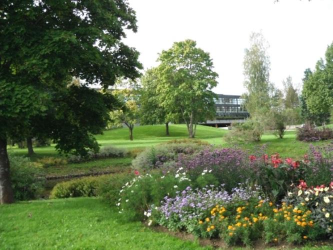 IMATRAN VESI Veden tehtävänkuvaus Imatran Vesi on vesihuoltolain mukainen Imatran kaupungin taseyksikkönä toimiva ja kaupunginvaltuuston vahvistaman toiminta-alueen vedenjakelusta sekä viemäröinnistä