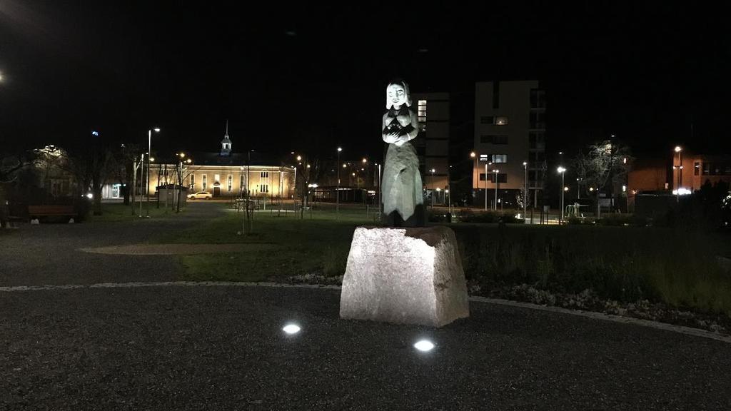 vähintään kerran vuodessa laatia katsaus kunnassa ja maakunnan liitossa vireillä olevista