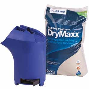 Ensimmäisellä käyttökerralla DryMaxxia annostellaan 100 g/ neliö. Tämän jälkeen ainetta lisätään 1-2 krt/vko 50 g/neliö tai olosuhteiden ja kosteuden mukaan.