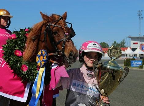 yhteyteen. Seinäjoki Racen voiton otti twister bi, joka myöhemmin kauden aikana nousi suureksi kansainväliseksi ravitähdeksi. Jerry Riordanin valmentamaa hevosta hoitaa Heli Tarrimaa.