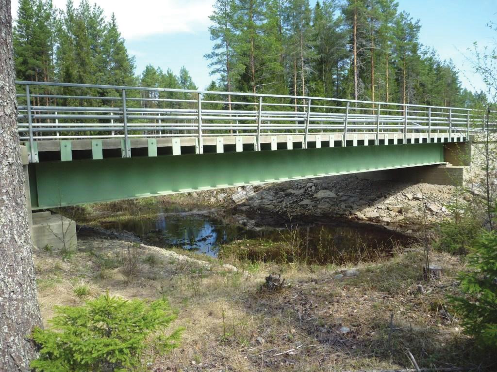 SILKO 1.302 RAKENTEELLISET KORJAUKSET YLEISOHJE 12 mutta myös sorvattuja ruuveja on käytetty.