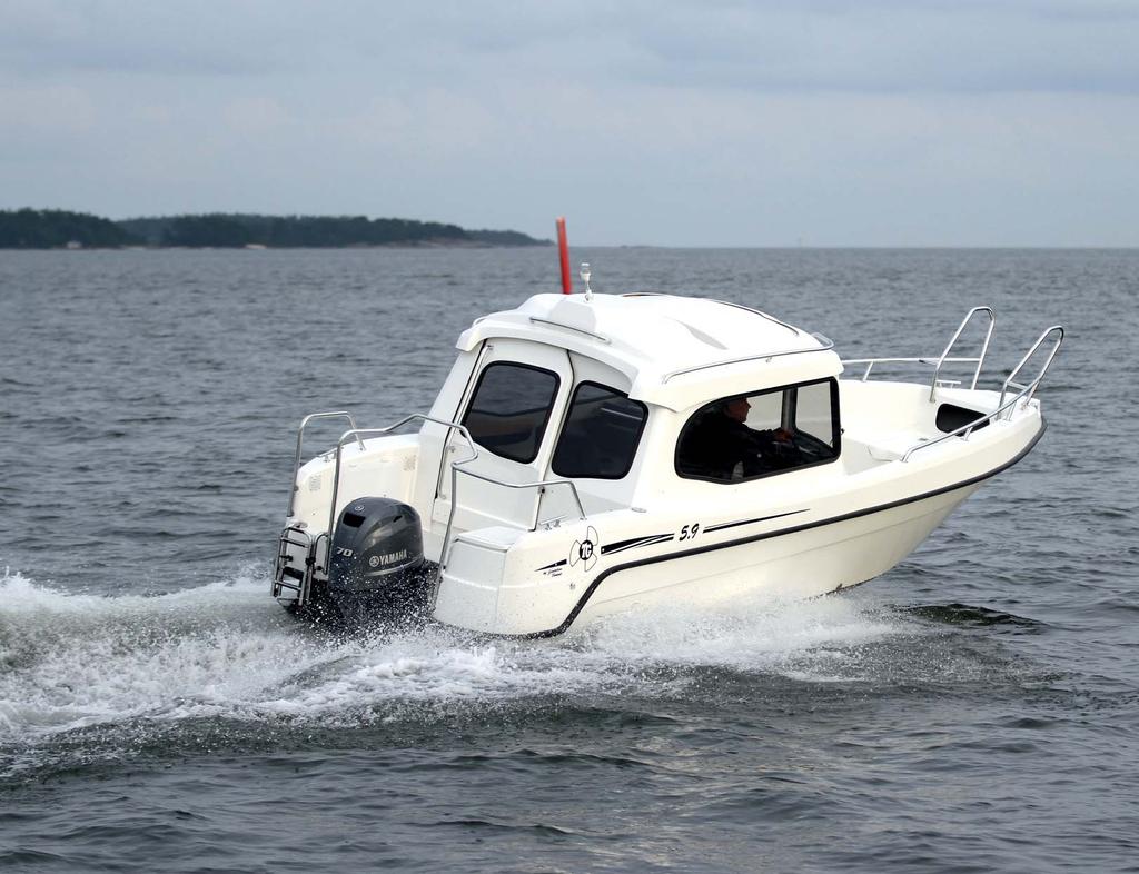 TG-5.9 X 6,1 m 2,1 m 640 kg 0,6 l/nm C Uusi näkökulma veneilyyn. Ett nytt smartare båtliv. 5 p. 60 80 hk 29 kn (70 hk) 2 p.