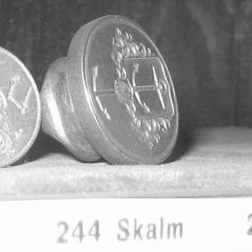 mutta omisti vaimonsa Anna Stjernkorsin kautta myös Kärknäsin ja Ristiniemen säteritilat Sauvossa. Hän omisti lisäksi Padasjoella olevan Ansion kartanon.