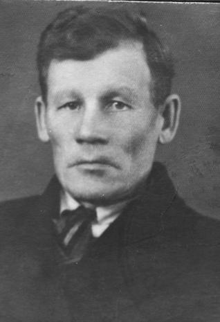 Tuomas ja Anna-Helena Kalmin jälkeläiset Hetinmikontuomas eli Tuomas Kalmi (1887 1944) oli naimisissa Paakkolasta kotoisin olleen Anna Helena Vanhasen kanssa.