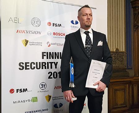 VUOSIKERTOMUS 2017 Vuoden 2017 ansioitunut vartija tulee AVARN Securityltä Suomen Vartioliikkeitten liitto ry valitsi vuoden 2017 ansioituneeksi vartijaksi Jani Kalatien, jolla on yli 20 vuoden