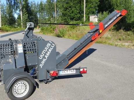 5.5 Kuljettimen säätö VAROITUS Hihnan kireyttä säädettäessä koneen tulee olla täysin pysähdyksissä.