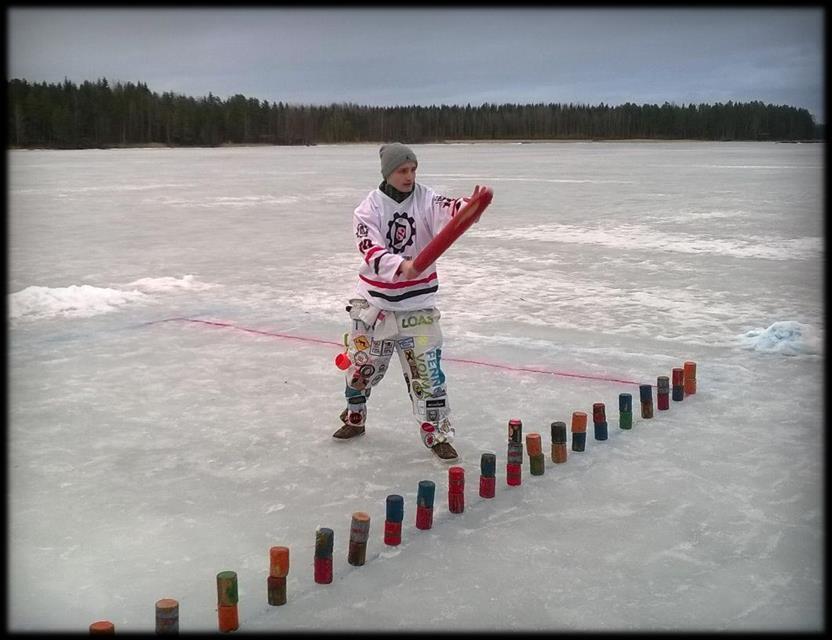 Armatuuri tilasi keväällä 2017 uudet komeat pelipaidat, joita voi käyttää vaikka kyykätessä.