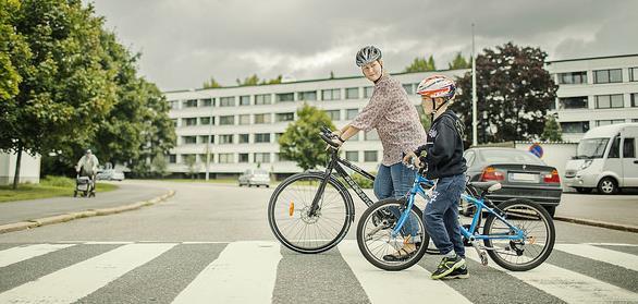 Etenkin kaupungeissa työmatkapyöräilijällä saattaa säästyä aikaa siksi, että pyöräily on lyhyillä matkoilla usein nopein liikkumisväline.