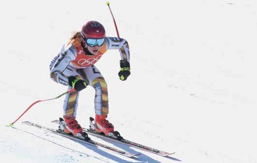 V lyžiarskom stredisku Čongson nad Pjongčangom sa zrodila veľká senzácia. Češka Ester Ledecká vyhrala superobrovský slalom, snoubordistka zdolala špecialistky na alpské lyžovanie.