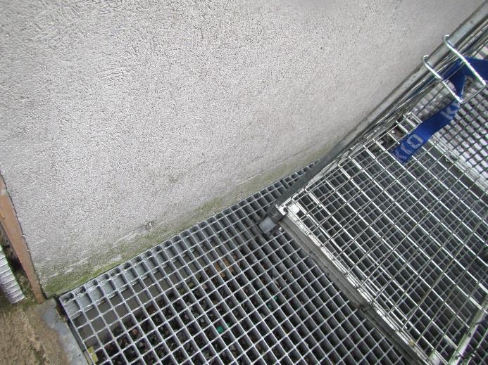 Tutkimusten yhteydessä tehtyjen havaintojen perusteella osa kastuu nopeasti sateella.