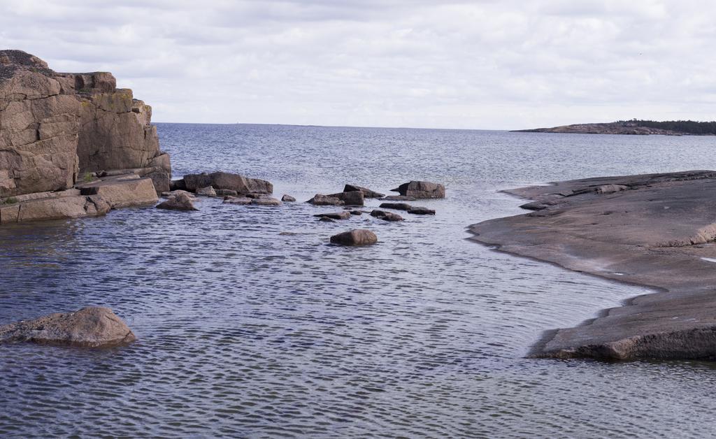 HALLITUS JA TILINTARKASTAJAT Tom Pettersson, toimitusjohtaja Rahastoyhtiön hallitus ja tilintarkastajat Varsinaisessa yhtiökokouksessa 23.3.2017 ja osuudenomistajakokouksissa 24.