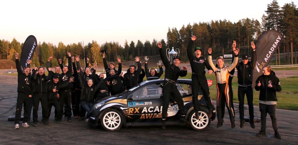 korostaa autourheilusta saamaansa perimää, sillä se on pakattu täyteen Renault Sp